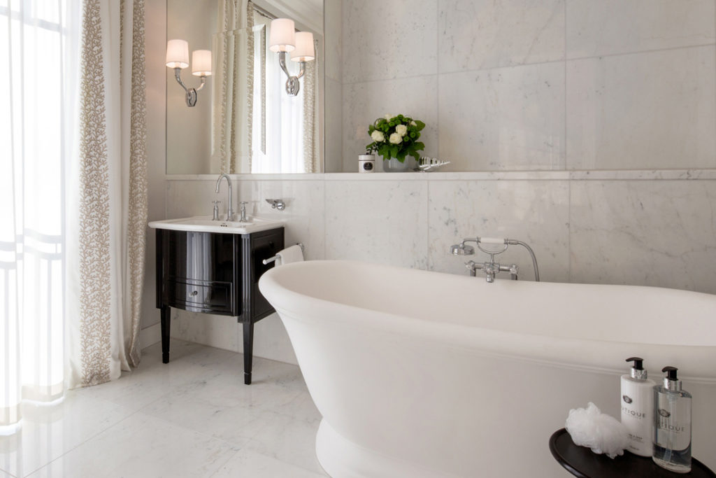 Interieur Foto von freistehender Badewanne
